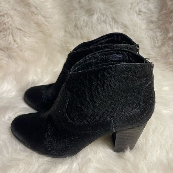Ugg leather calf hair black reptile print ankle heels boots back zipper size 8.5 - Picture 6 of 12